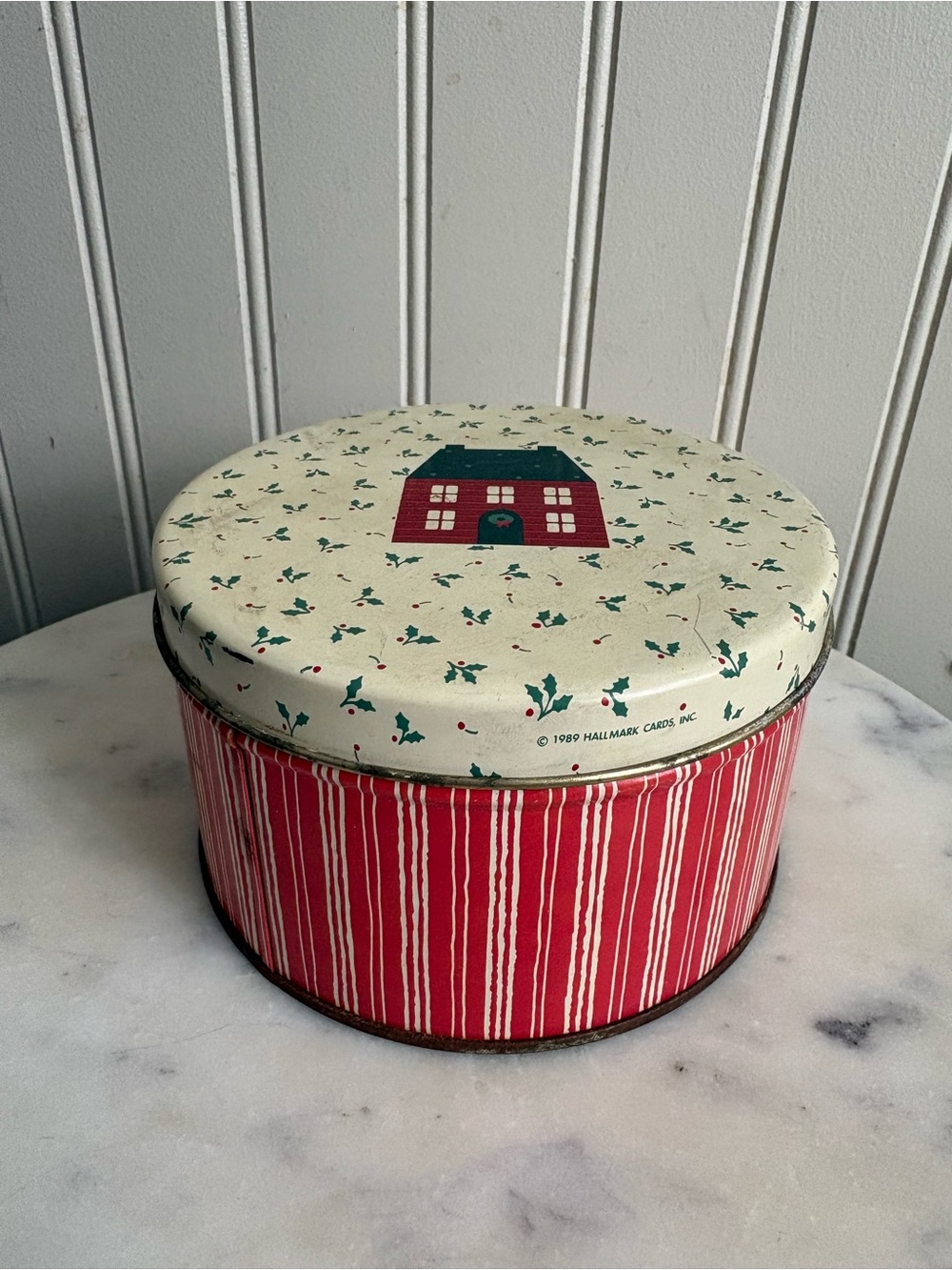 Vintage Hallmark Round Metal Christmas Tin Red, Green, & Cream House Mistletoe